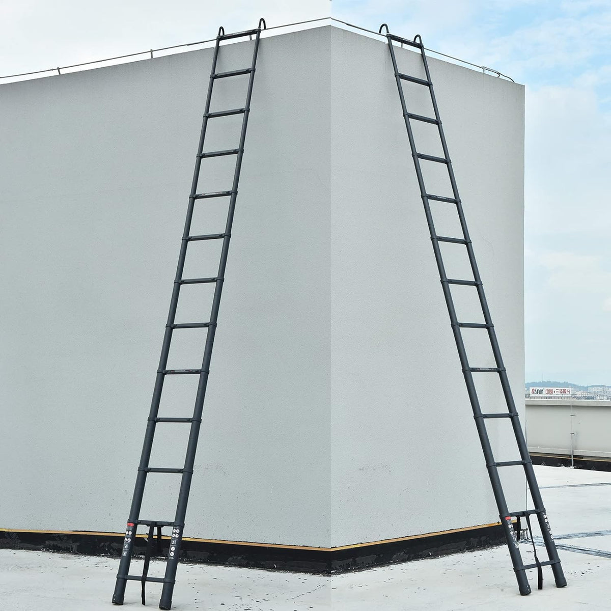 20.3ft Aluminum Telescoping Ladder with Roof Hooks B835
